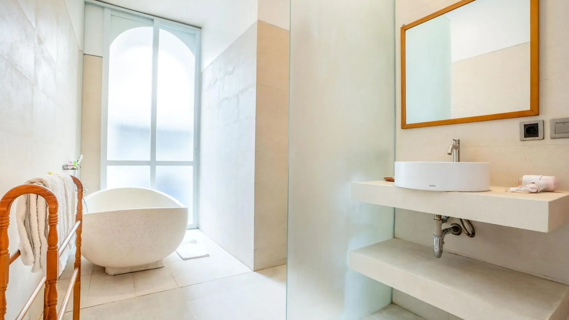 Villa Felicia Canggu By Moria Indonesia